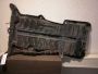 Onderbeplating links bij brandstoftank nr 2 Toyota MR2 (W1) ‘84-‘89